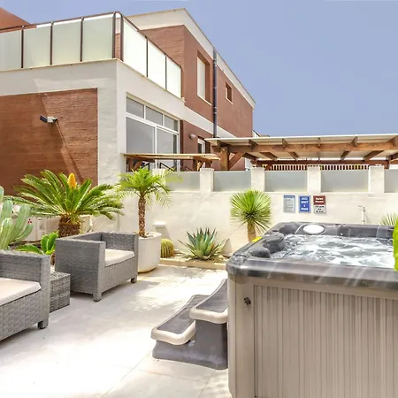 Casa Bos Orange Pool And Jacuzzi Villa *